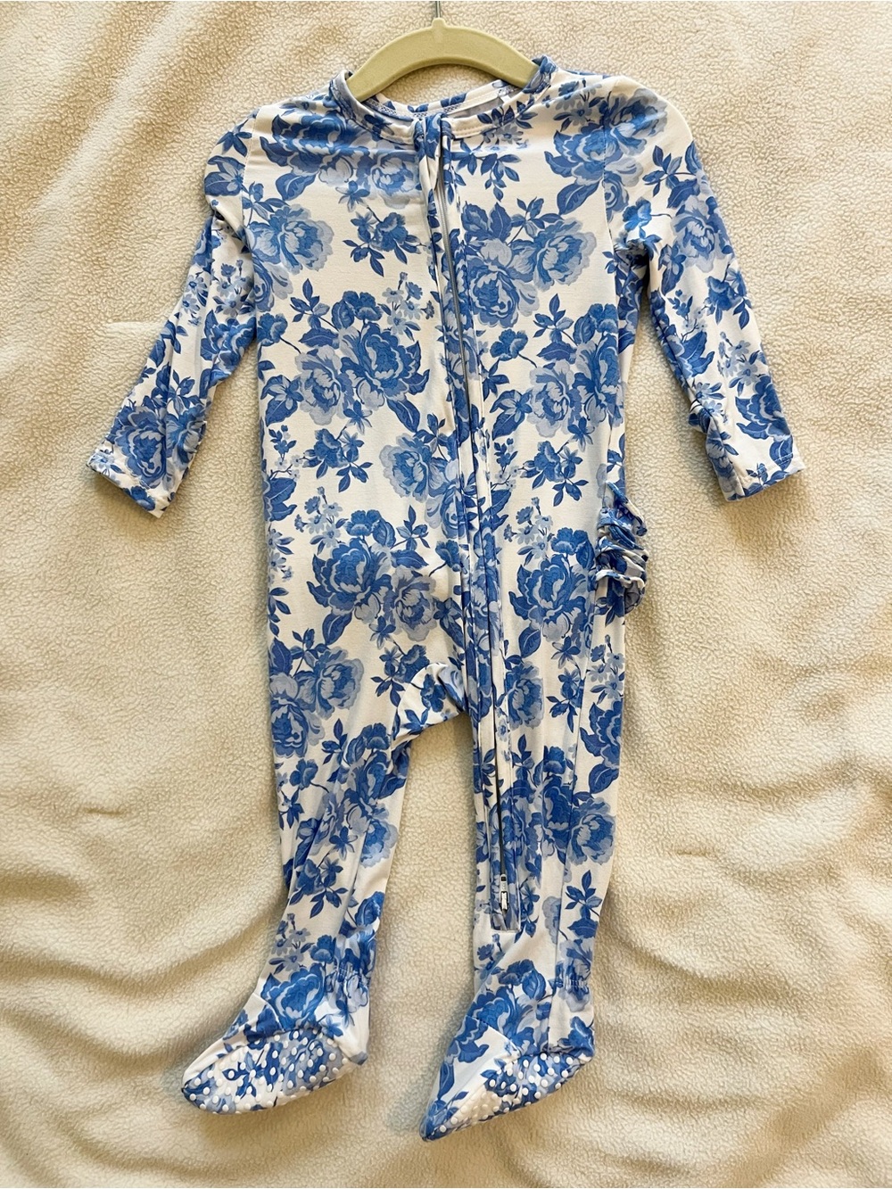 Angel Dear Dream Cottage Floral 2 Way Ruffle Sleeve Zipper Footie